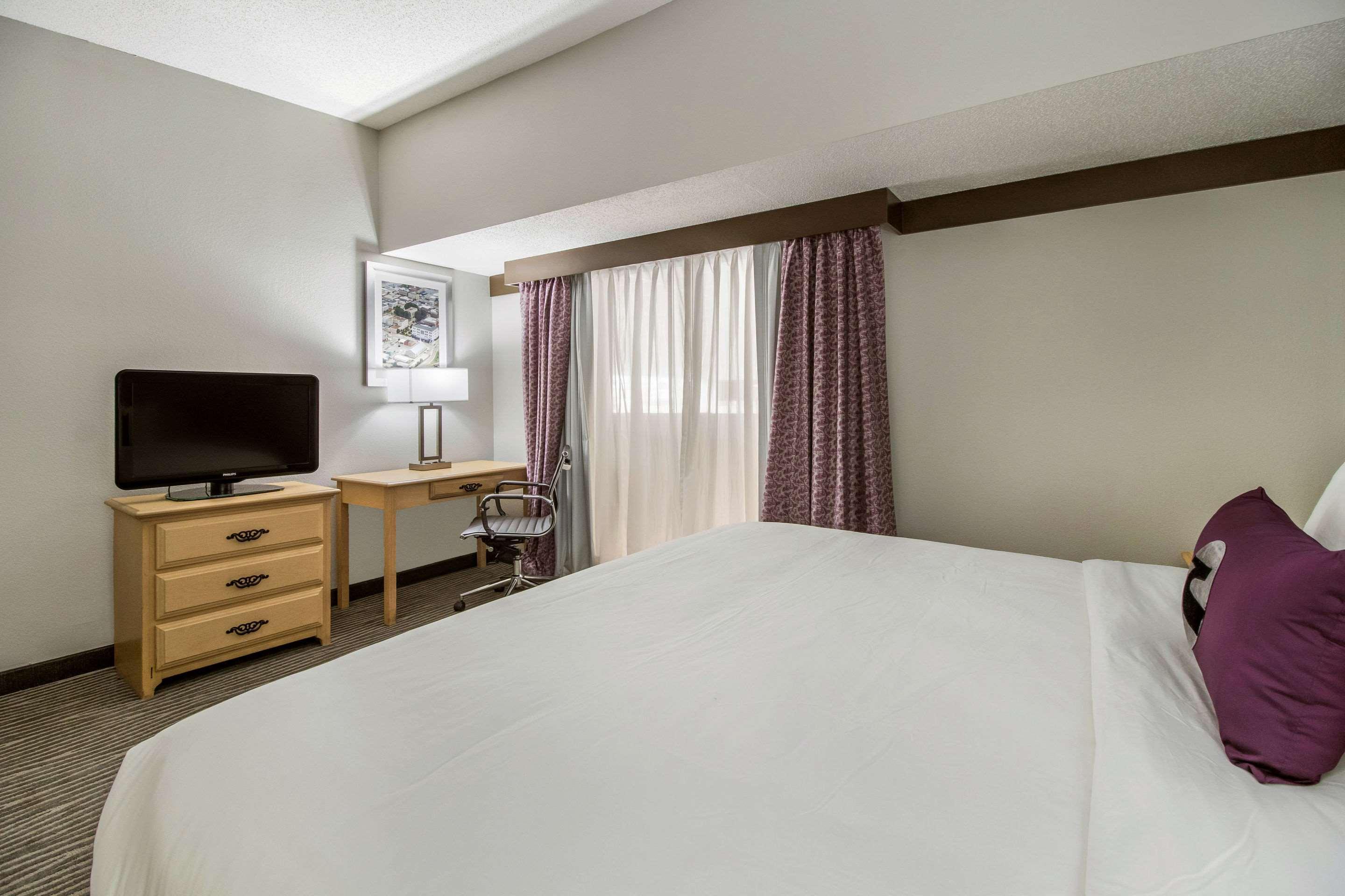 Clarion Hotel Jackson Northwest Екстериор снимка