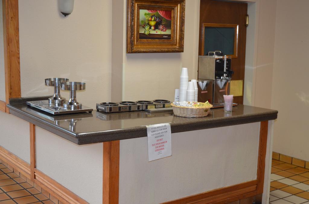 Clarion Hotel Jackson Northwest Екстериор снимка