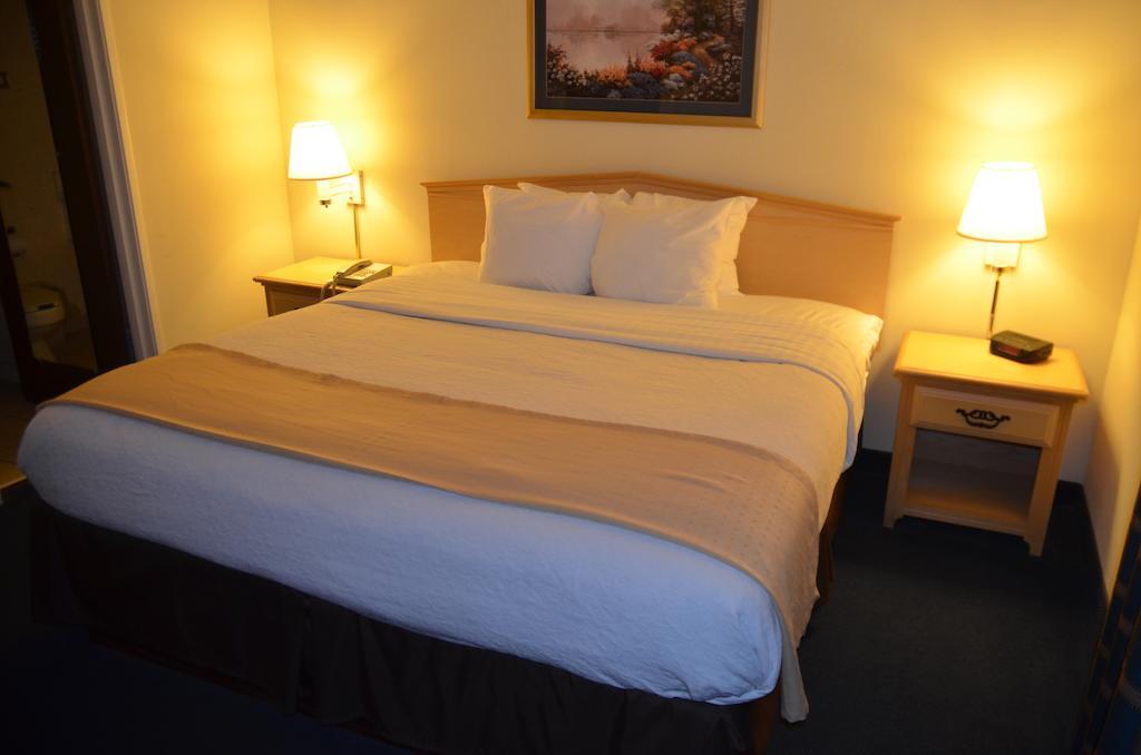 Clarion Hotel Jackson Northwest Екстериор снимка