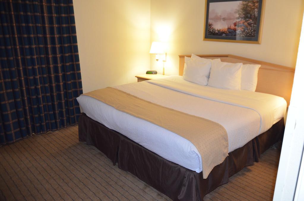 Clarion Hotel Jackson Northwest Екстериор снимка