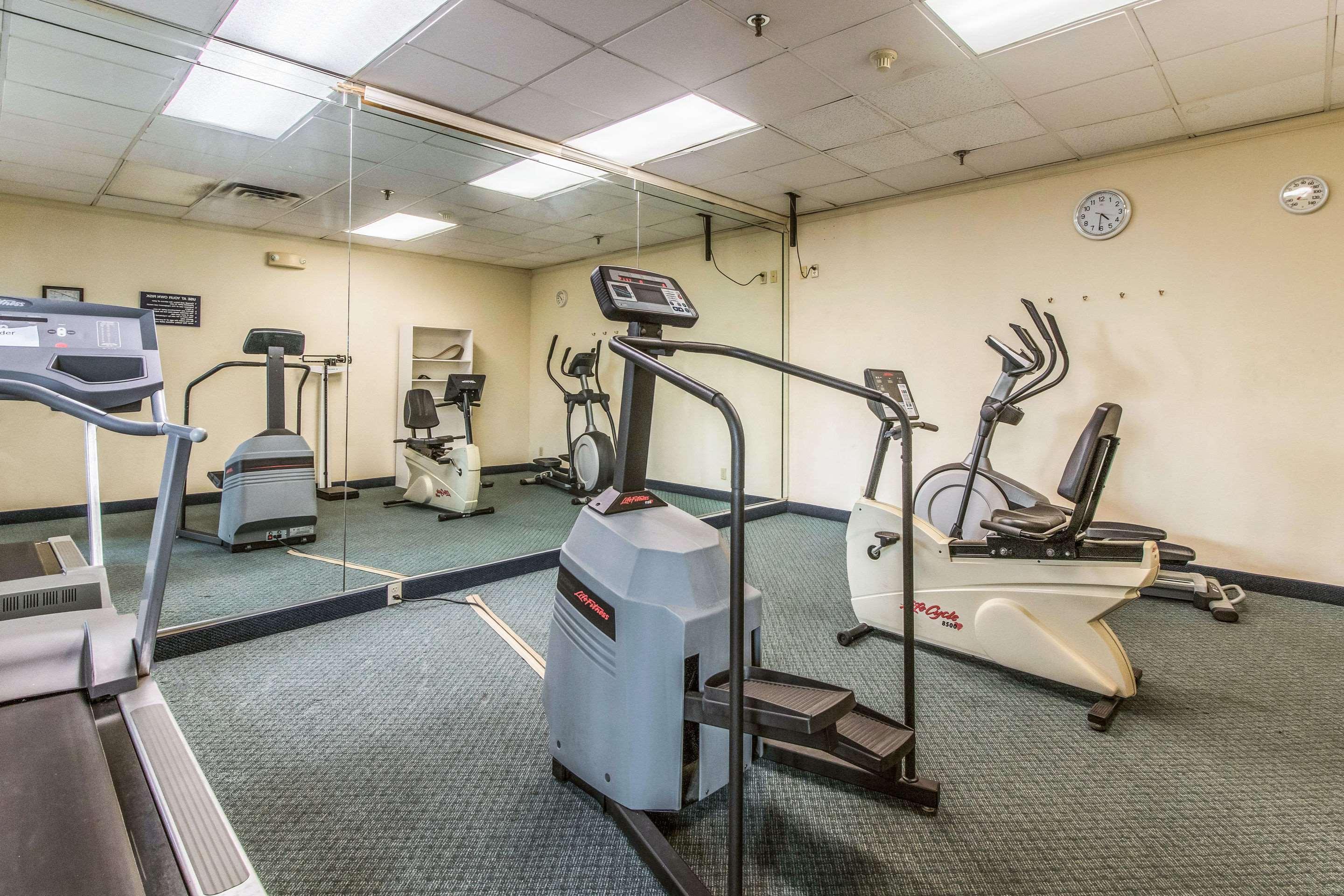 Clarion Hotel Jackson Northwest Екстериор снимка