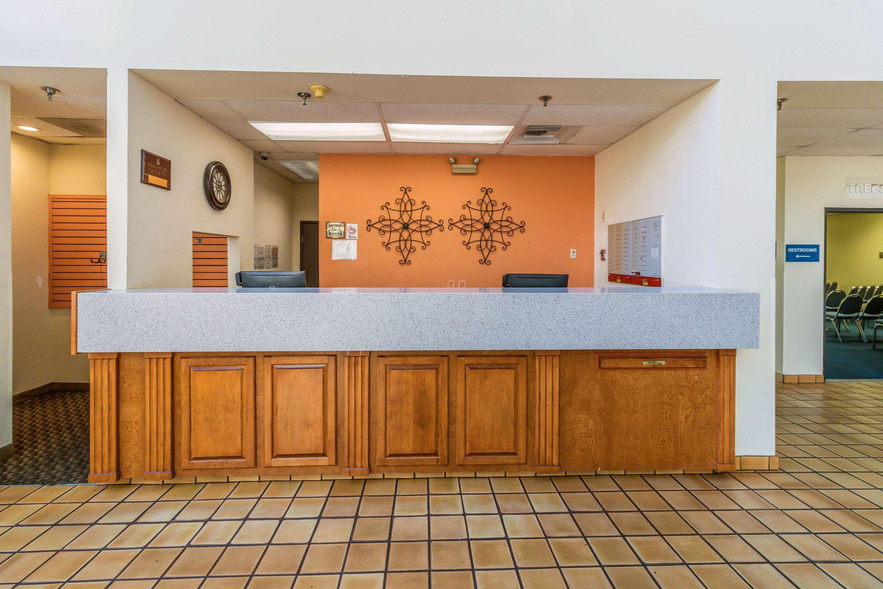 Clarion Hotel Jackson Northwest Екстериор снимка
