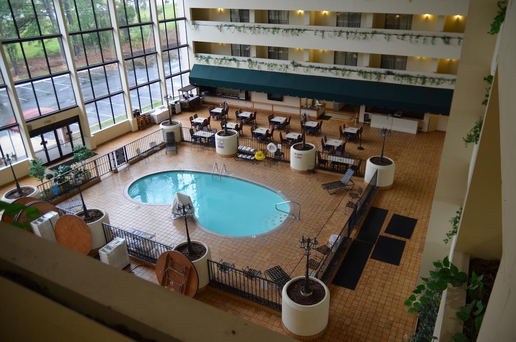 Clarion Hotel Jackson Northwest Екстериор снимка