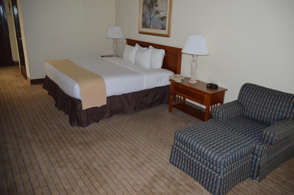 Clarion Hotel Jackson Northwest Екстериор снимка