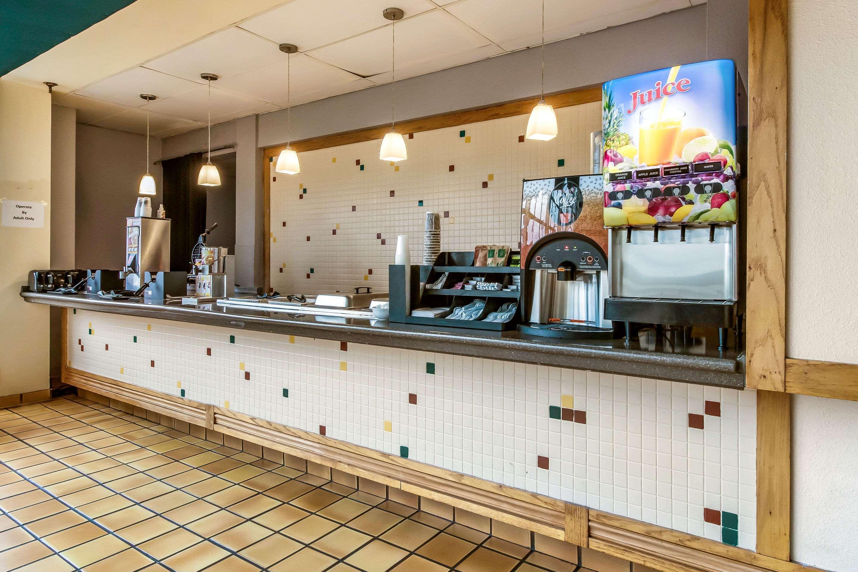 Clarion Hotel Jackson Northwest Екстериор снимка