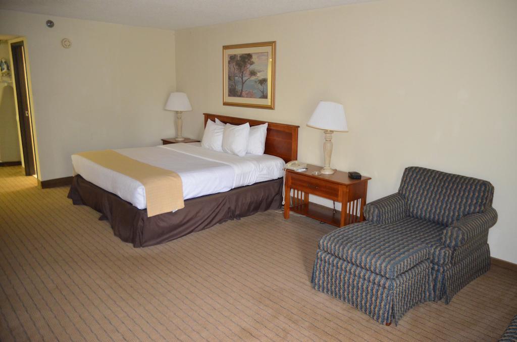 Clarion Hotel Jackson Northwest Екстериор снимка