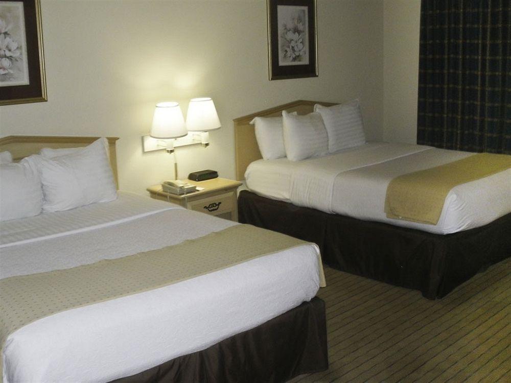 Clarion Hotel Jackson Northwest Екстериор снимка