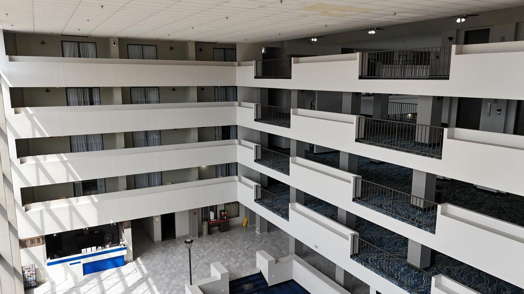 Clarion Hotel Jackson Northwest Екстериор снимка